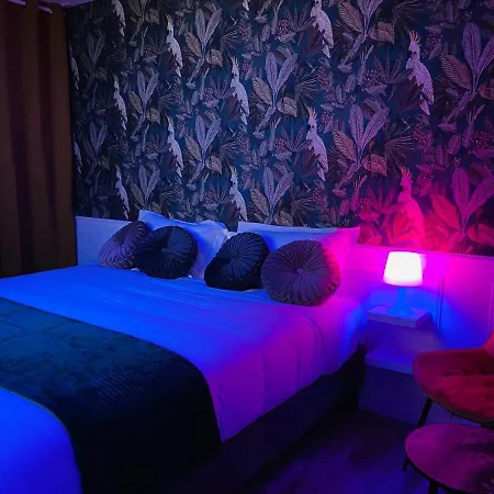Le Mimosa, Piscine Confort ديجون
